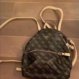 leeza small backpack guess